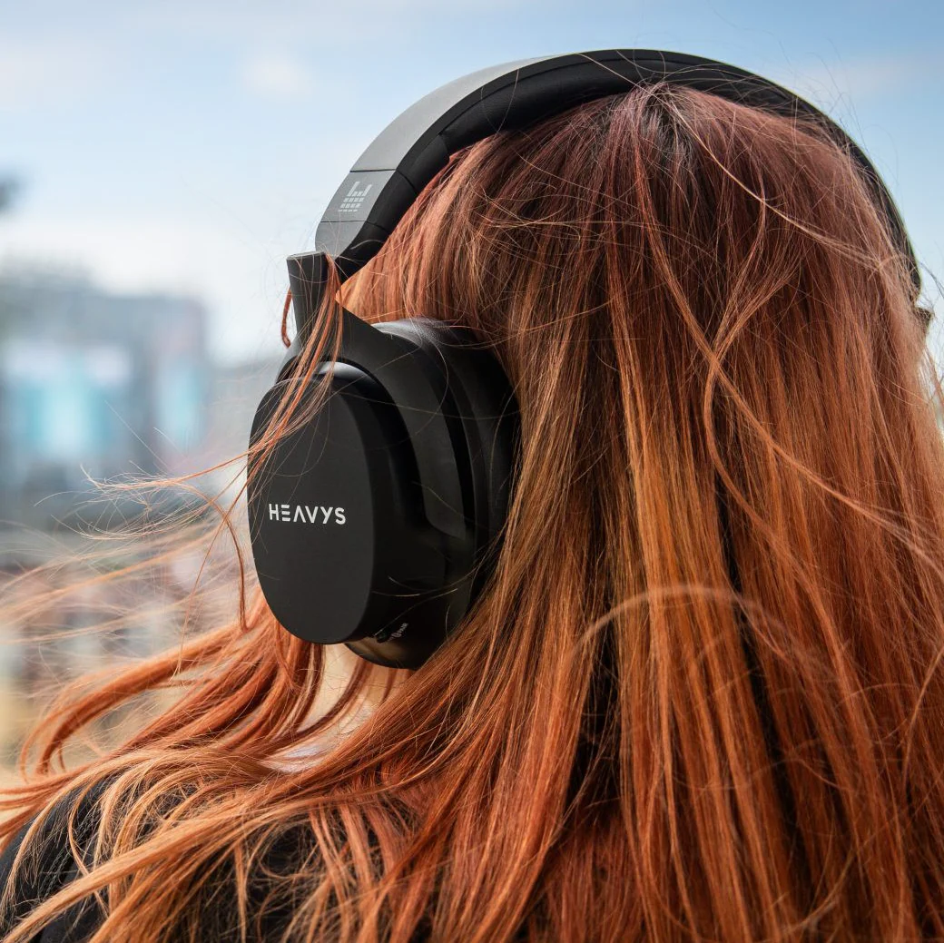 558-heavys-h1h-immersive-sound-headphones-5.webp Heavys H1H Immersive-Sound Headphones